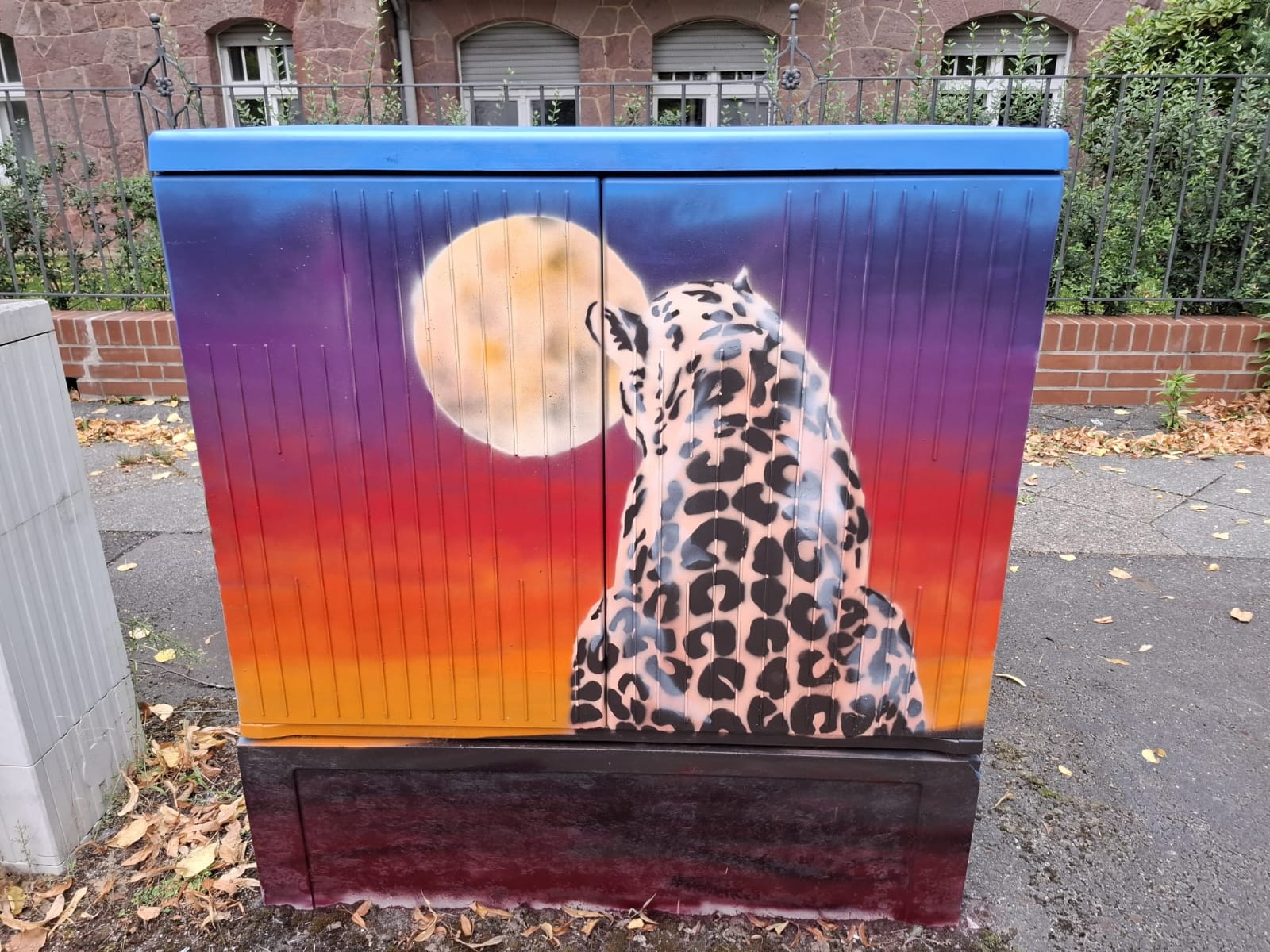 Das Stromkastenprojekt der 6c der Nord-Grundschule. Leopard